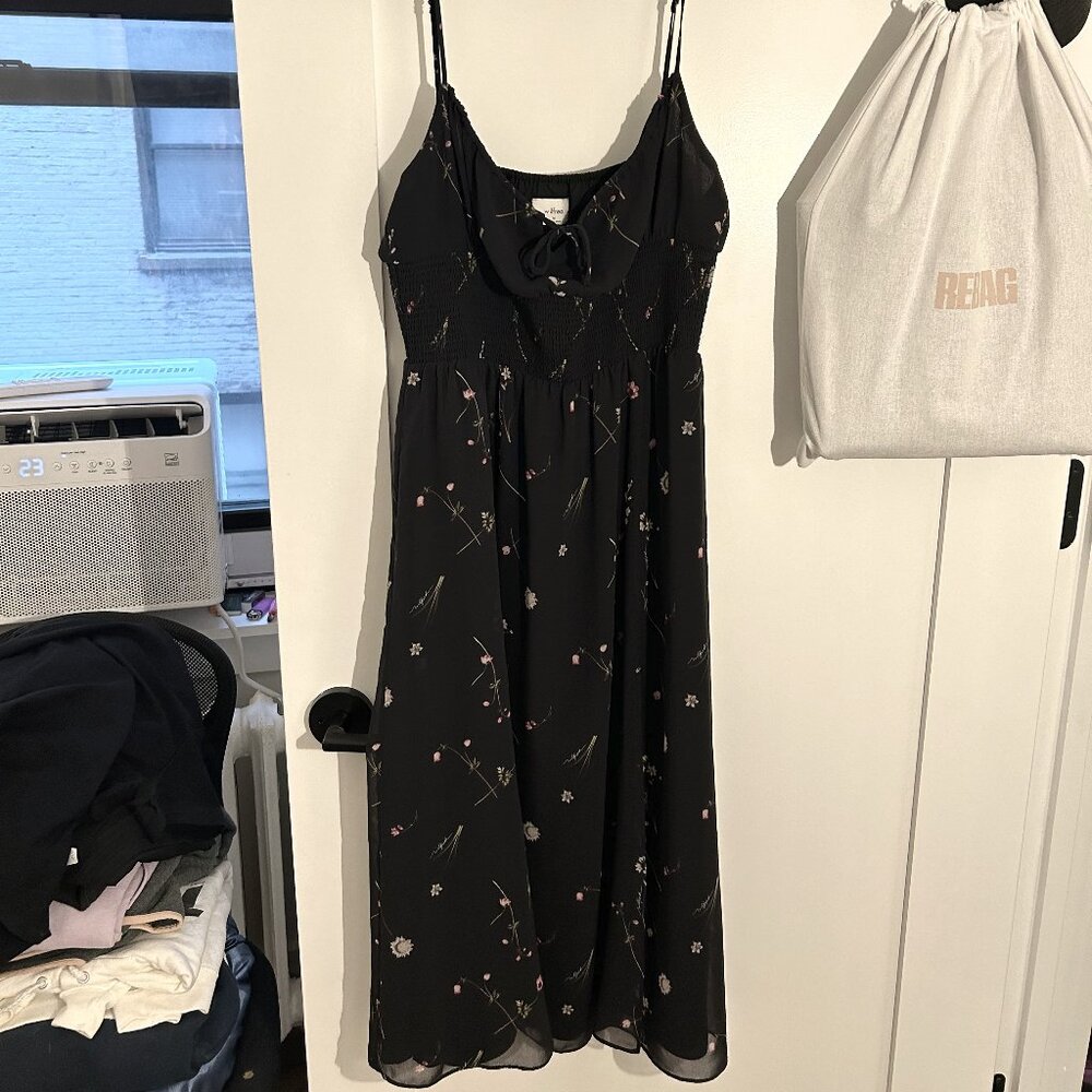 Aritzia Wilfred Midi Dress | Color: Black/Red Floral | Size: